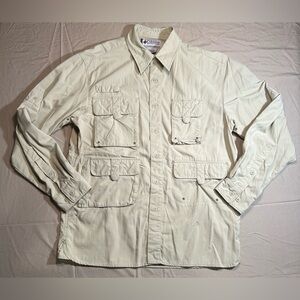 Columbia Men’s Small Titanium Long Sleeve Beige Pocketed Fishing Shirt Omni-Wick